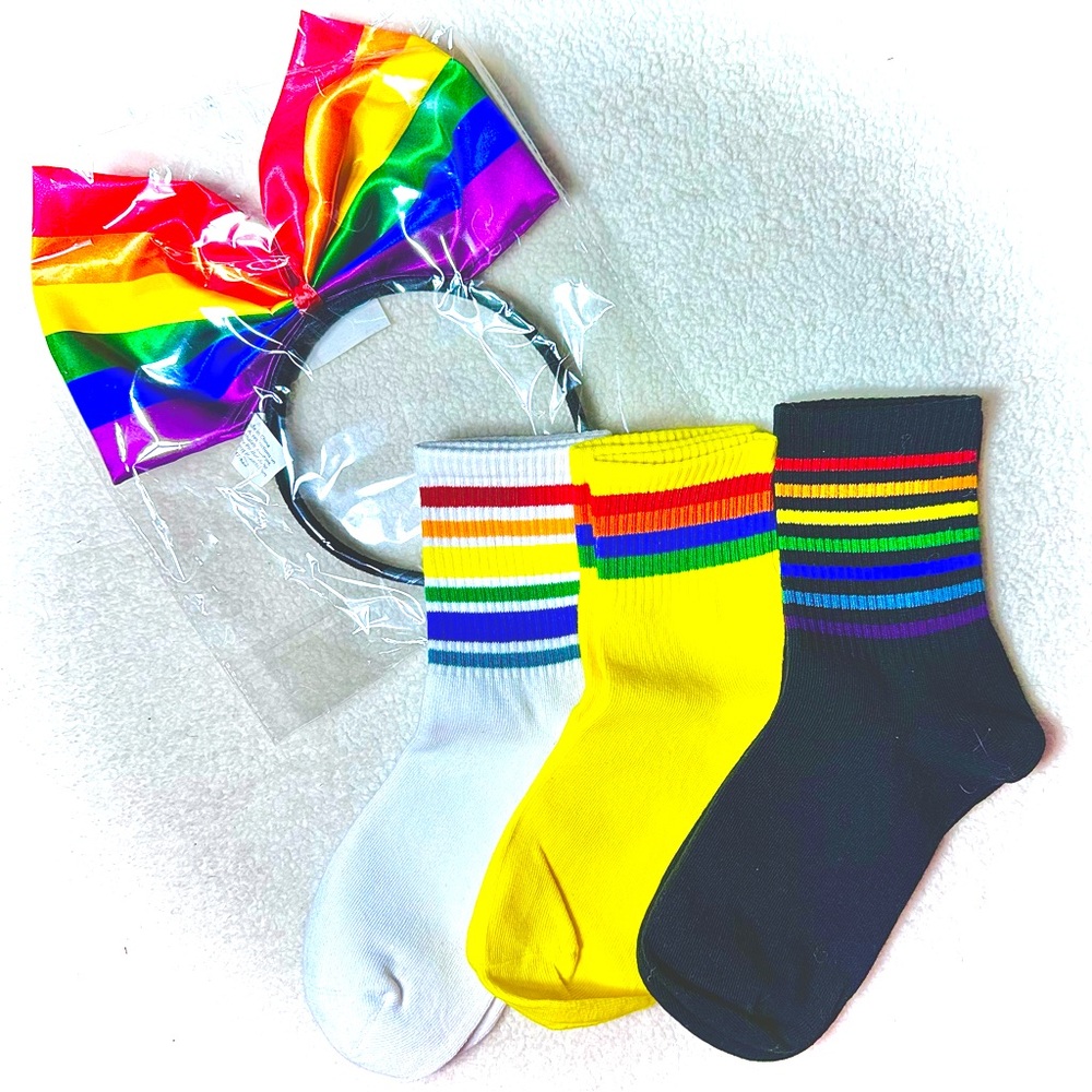 🩷5 for $25 sale NWT*‎ PRIDE CELEBRATION GOODIES!🌈